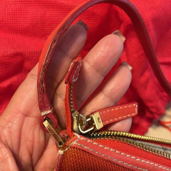 Pre loved Salvatore Ferragamo croissant shaped leather trimmed shoulder bag - Picture 6 of 7